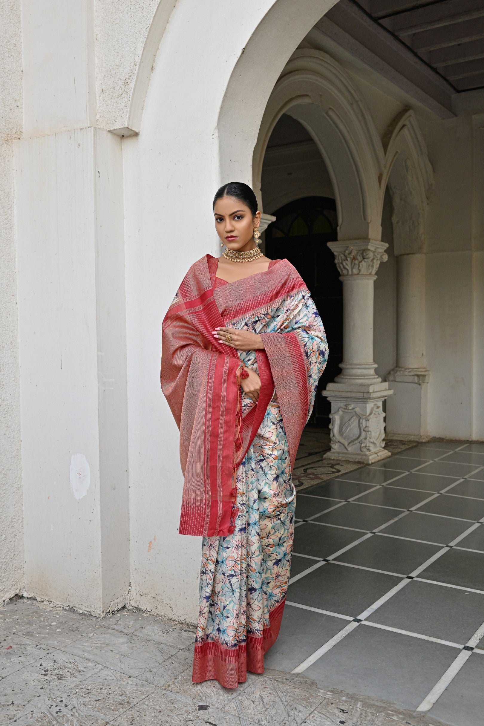 silk saree with contrast zari woven Bomkai Temple Border