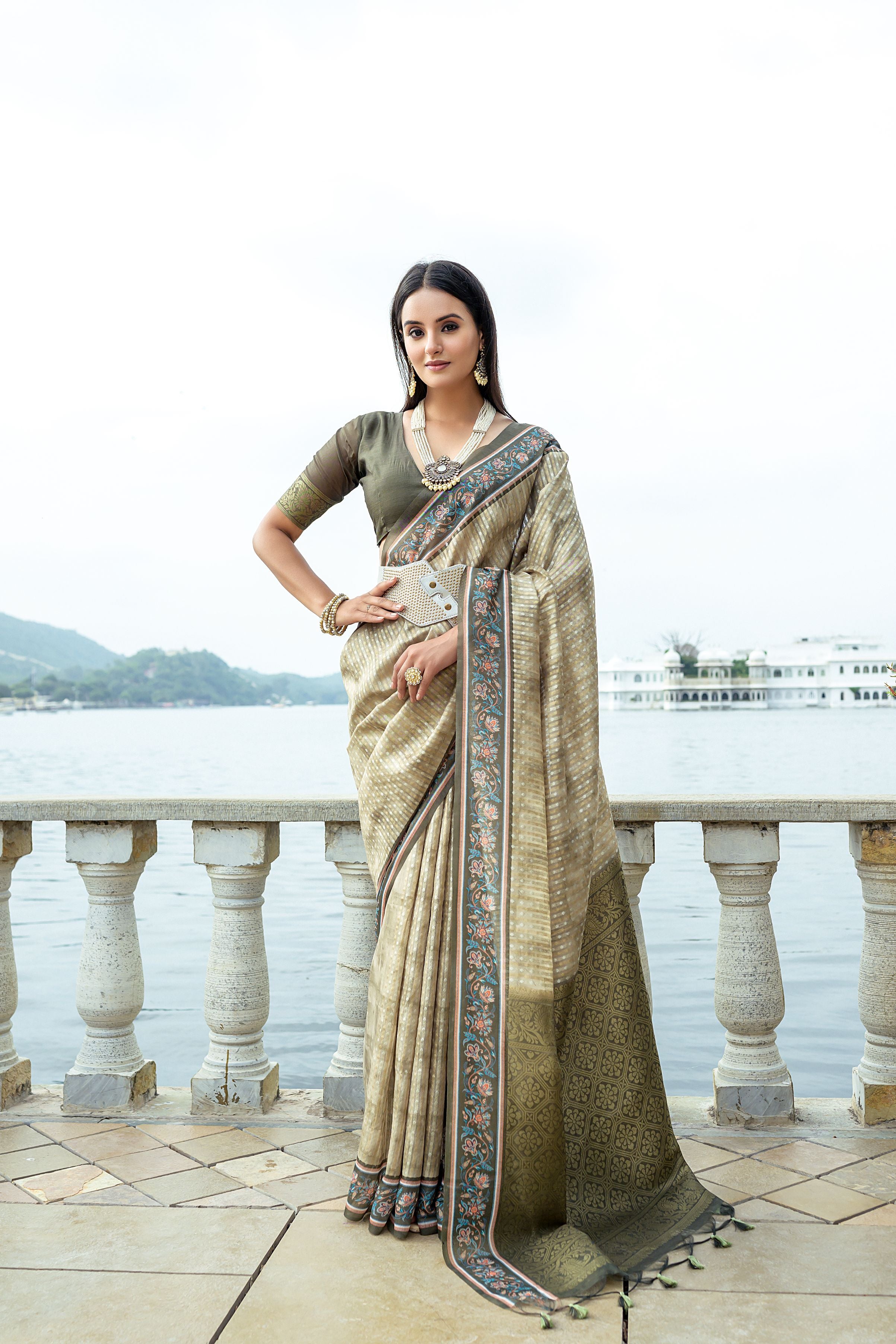 Traditional Charm: Mehendi Green Printed Saree with Rich Pallu
