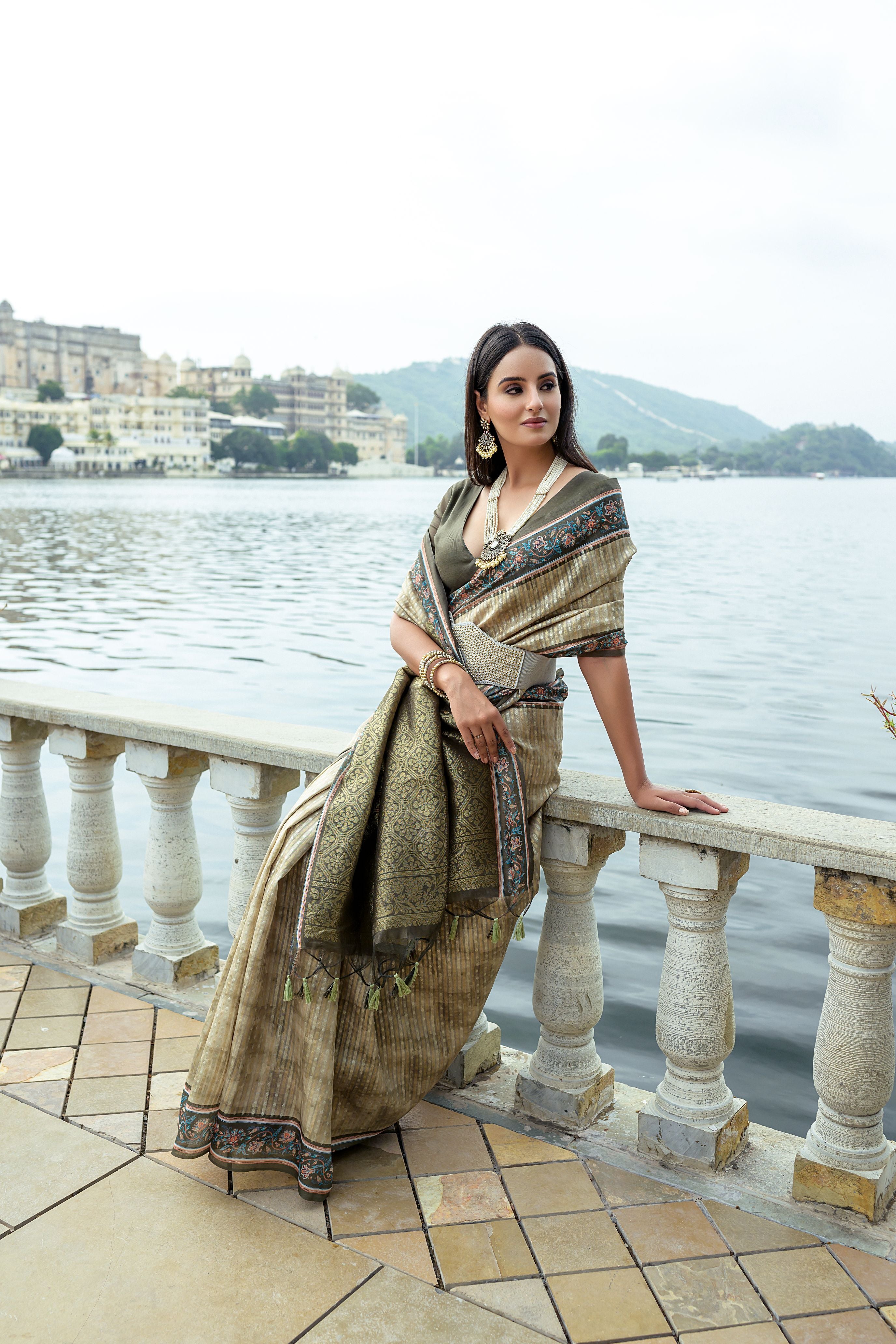 Traditional Charm: Mehendi Green Printed Saree with Rich Pallu