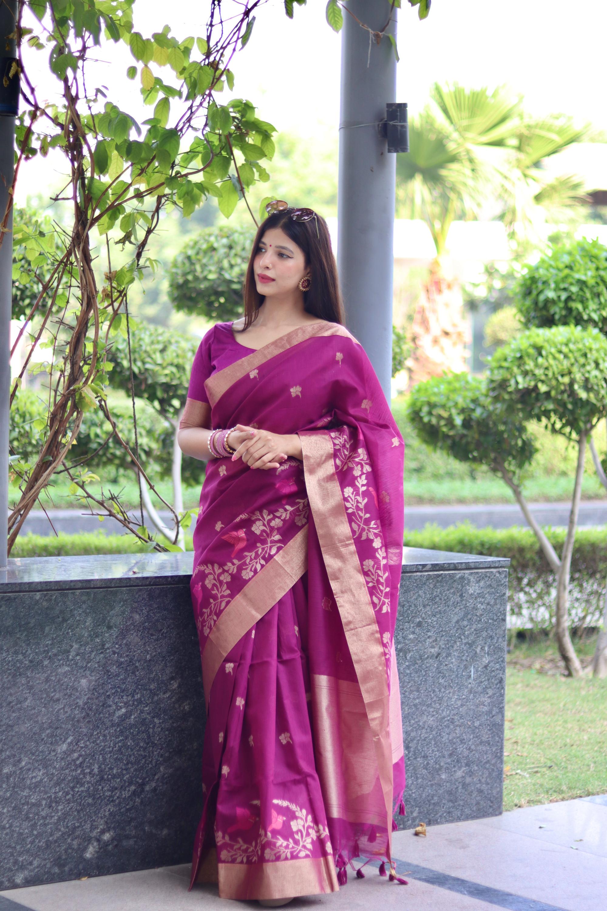 Elegant Purple Linen Silk Saree with Traditional Zari Border