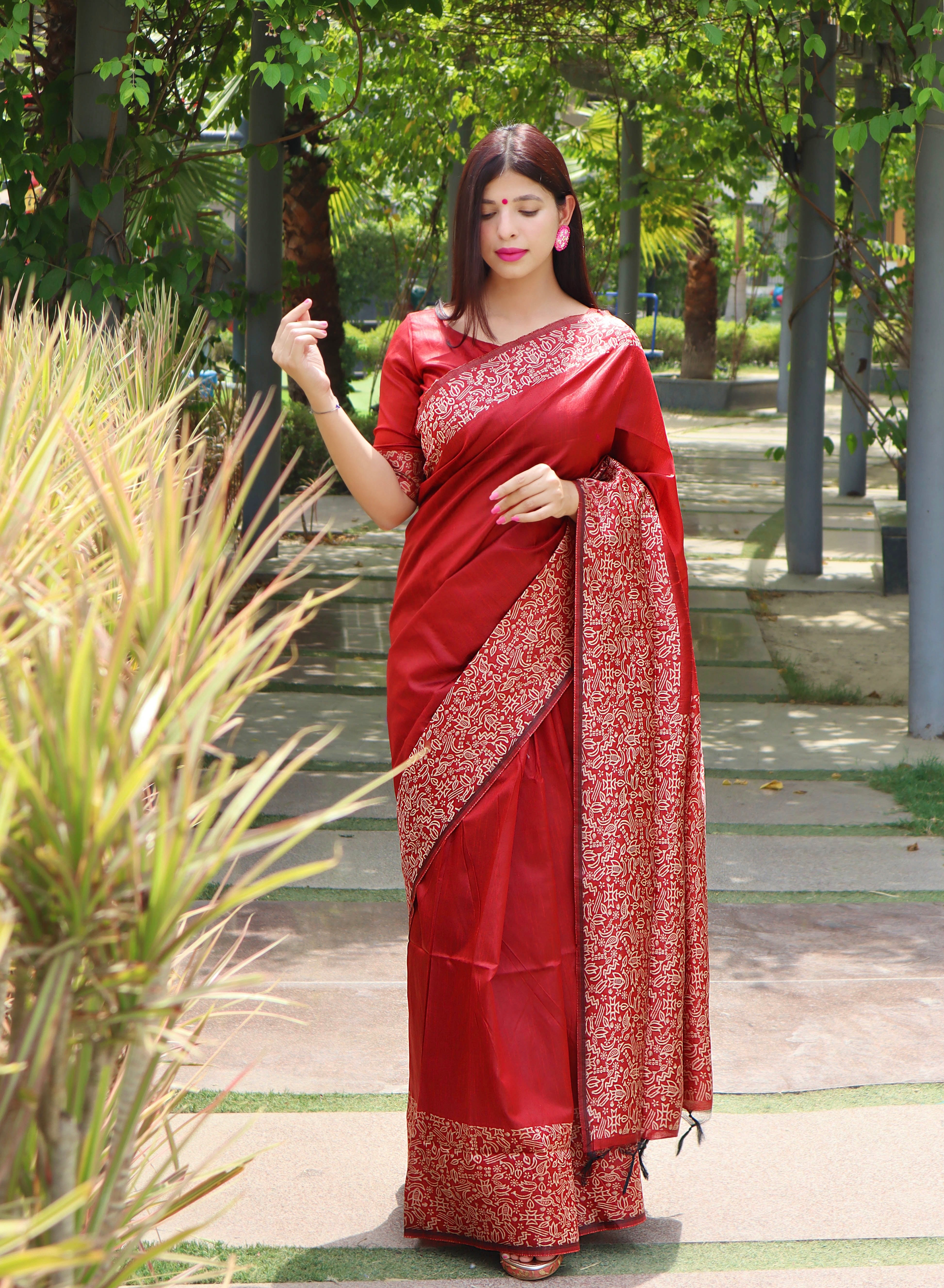 Classic Red Ethnic Motifs Banarasi Saree