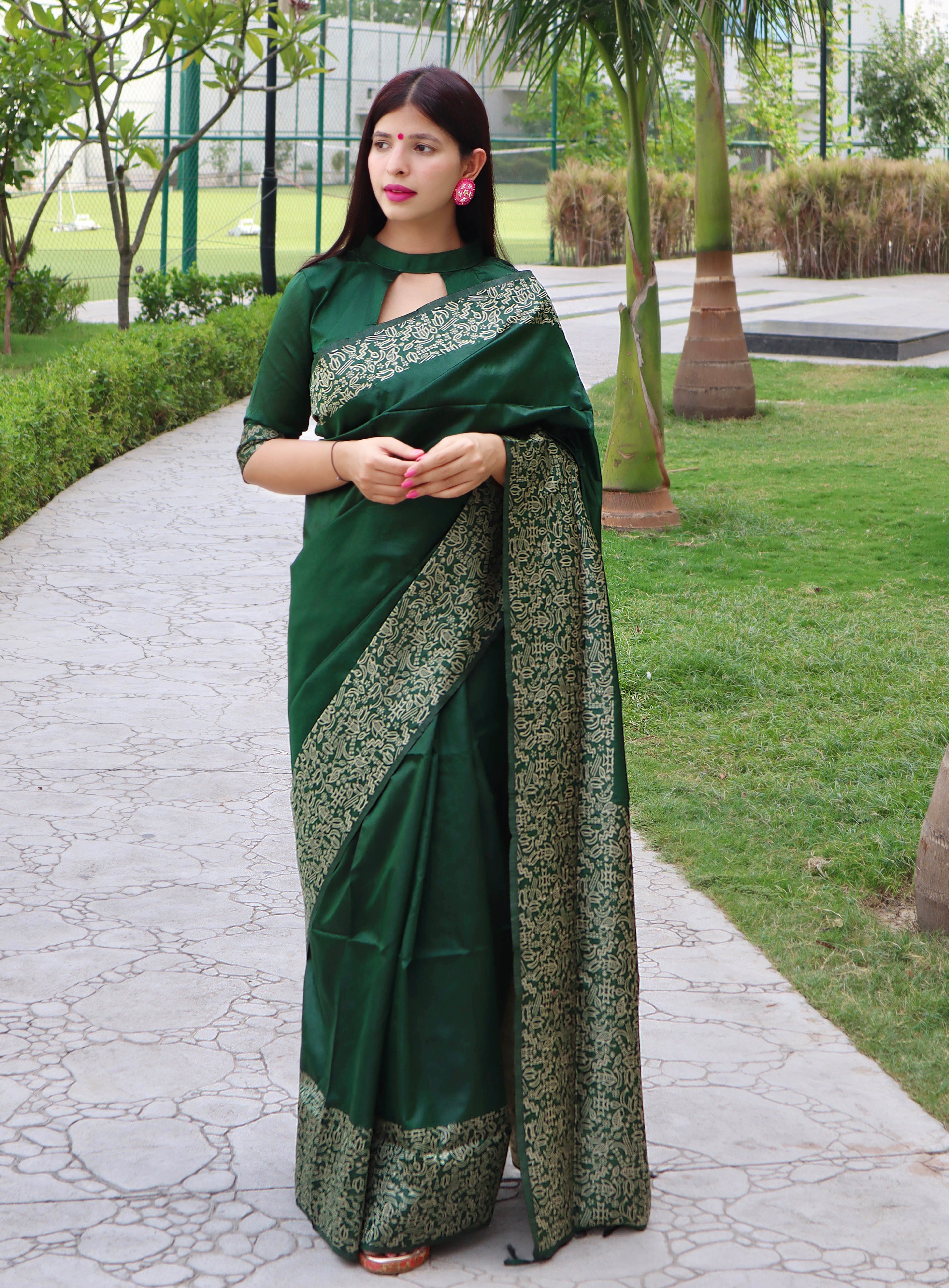Emerald Green Silk Saree with Intricate Zari Border & Rich Pallu