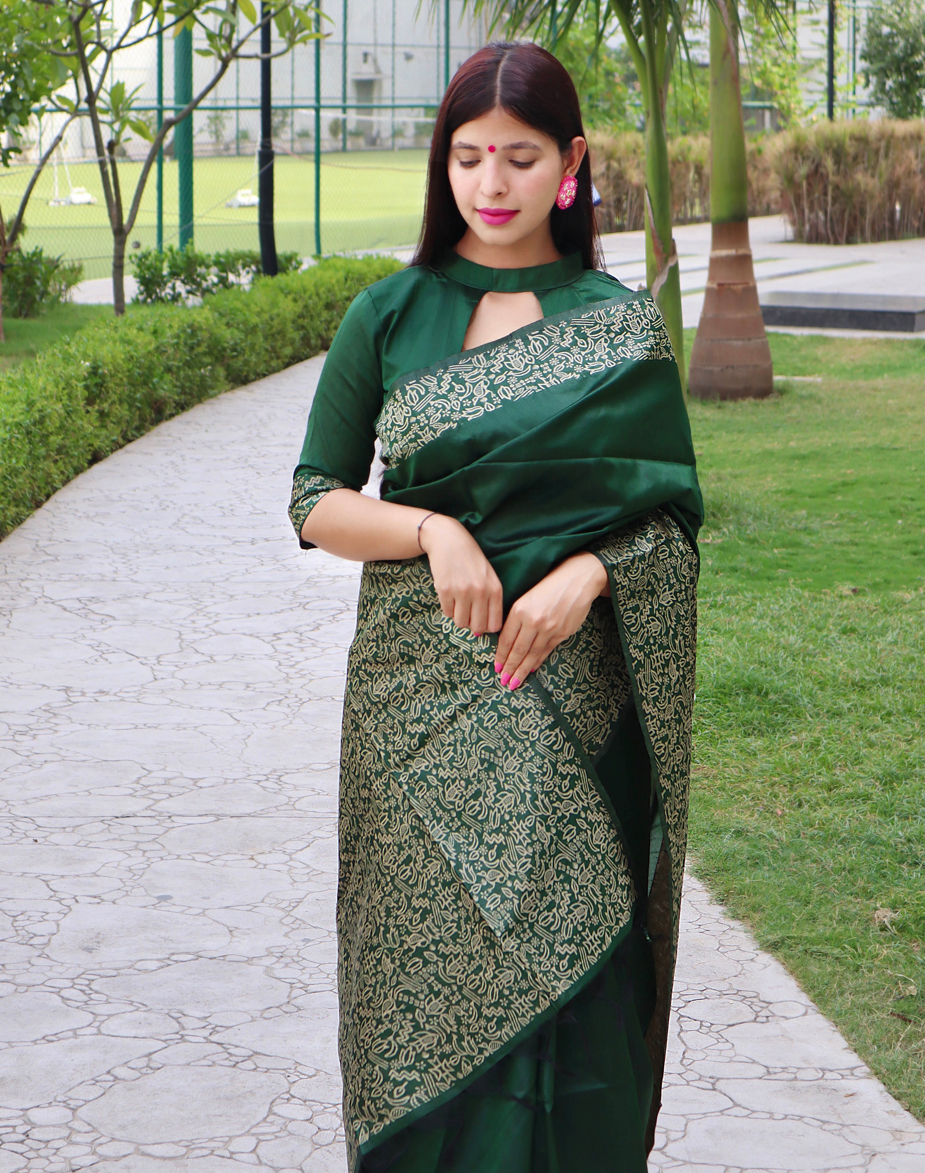 Emerald Green Silk Saree with Intricate Zari Border & Rich Pallu