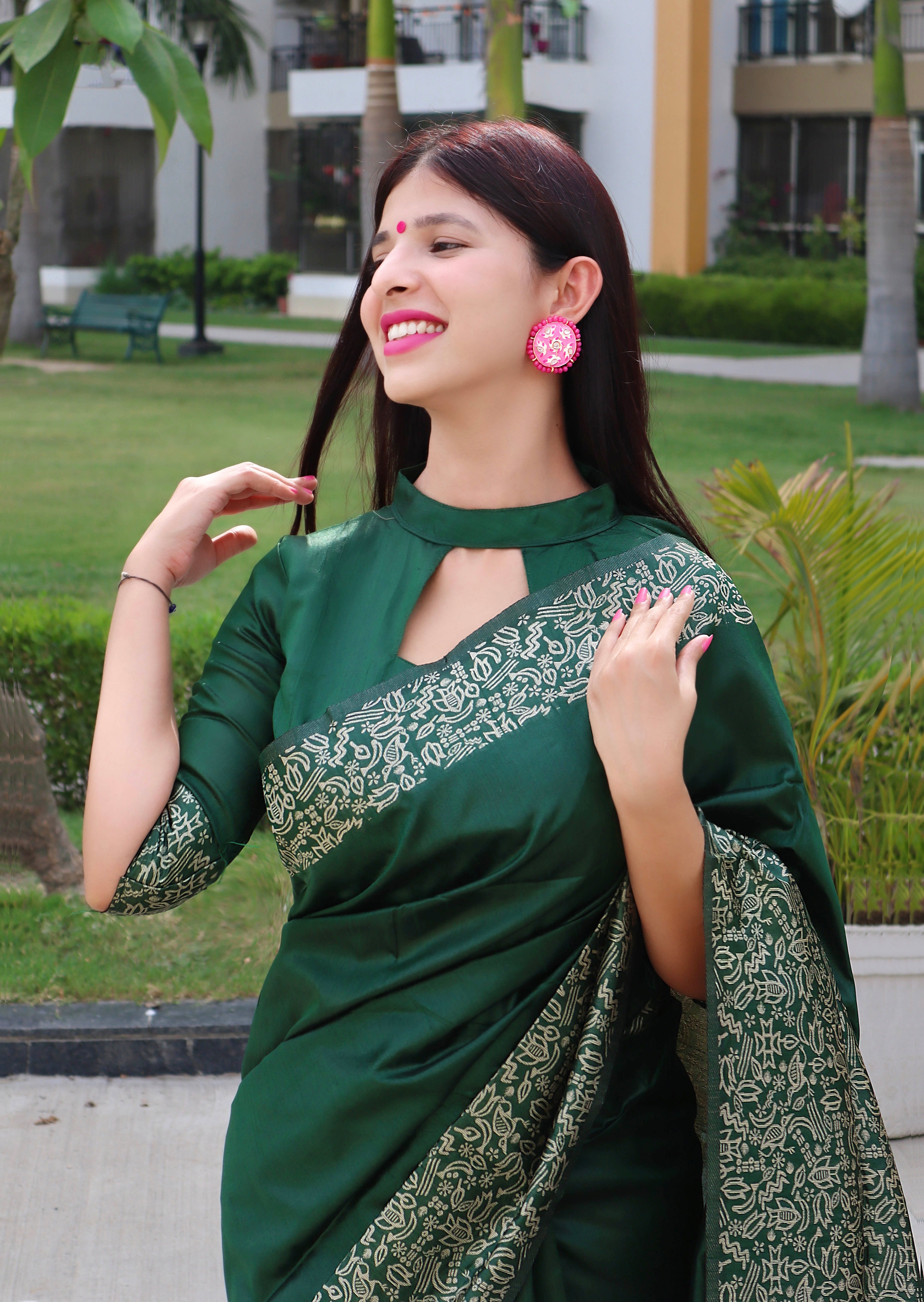 Emerald Green Silk Saree with Intricate Zari Border & Rich Pallu